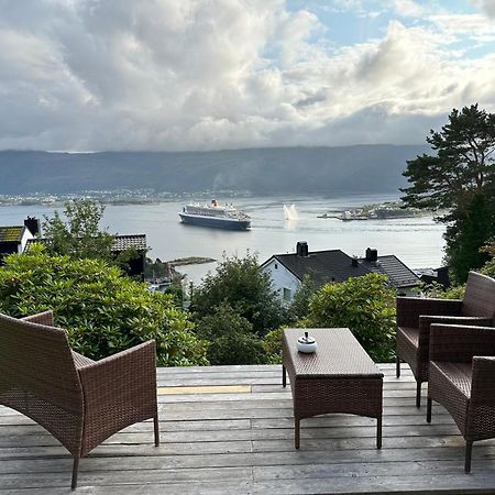 Great Place With View To The Mountains And Fjord 올레순 외부 사진
